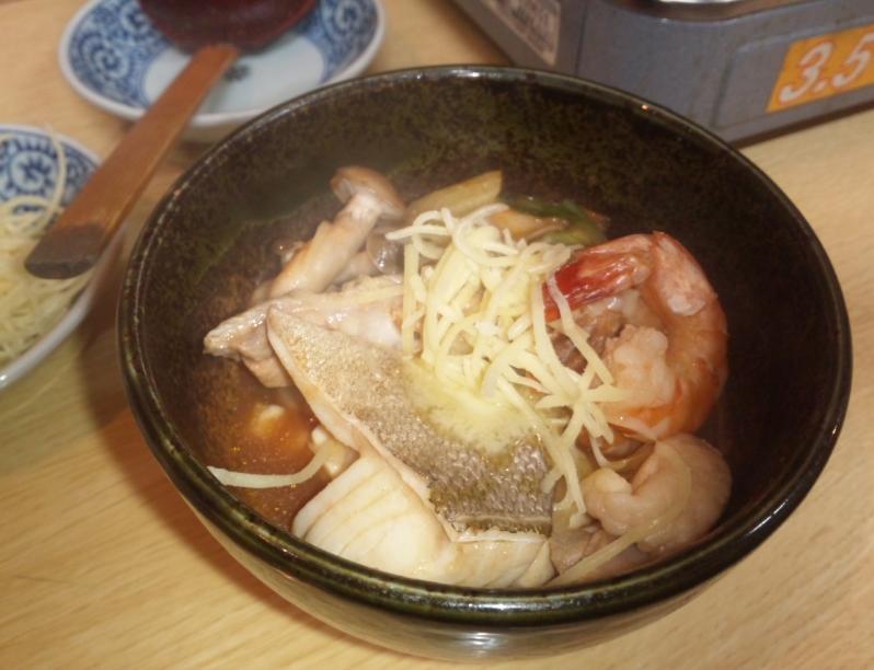 トマト鍋・海鮮・麺入れ